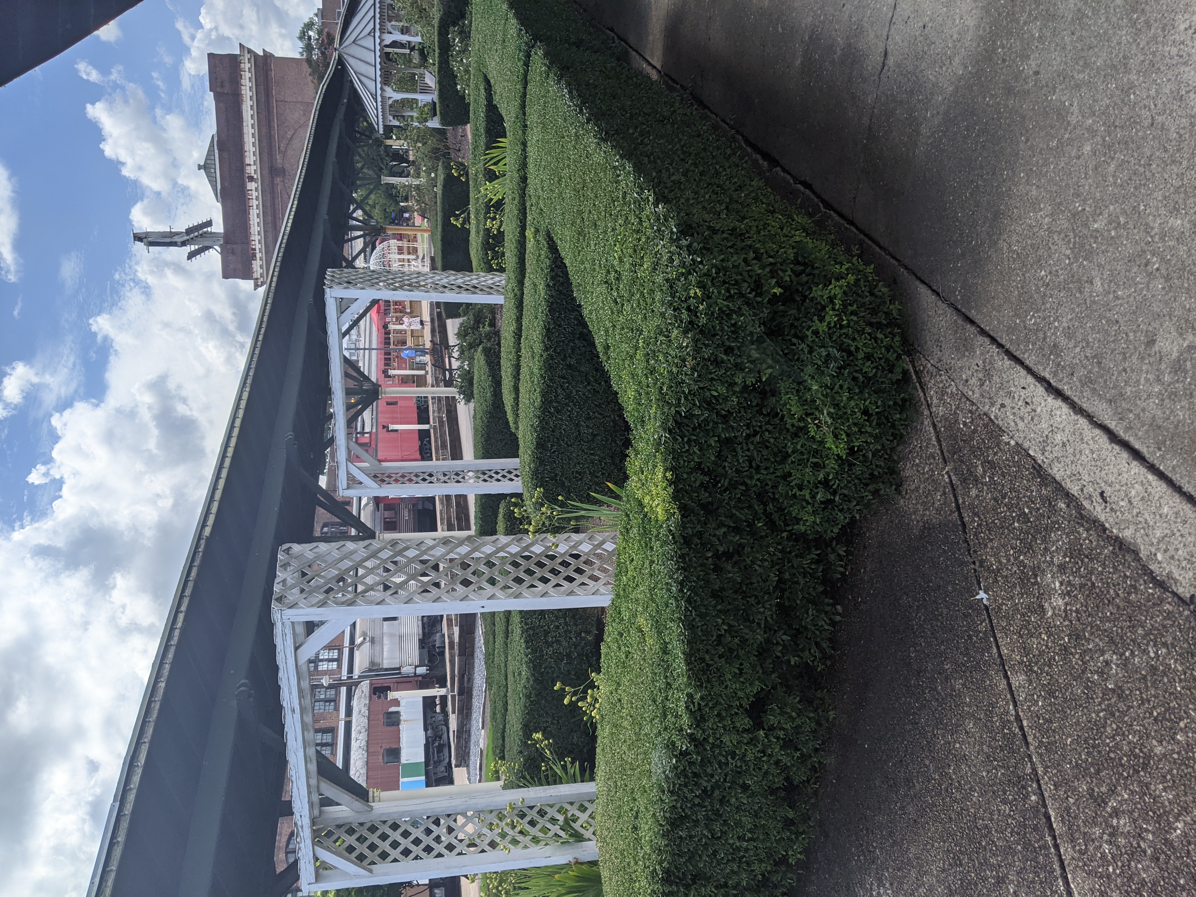 Spring gardens and grounds at the Chattanooga Choo Choo