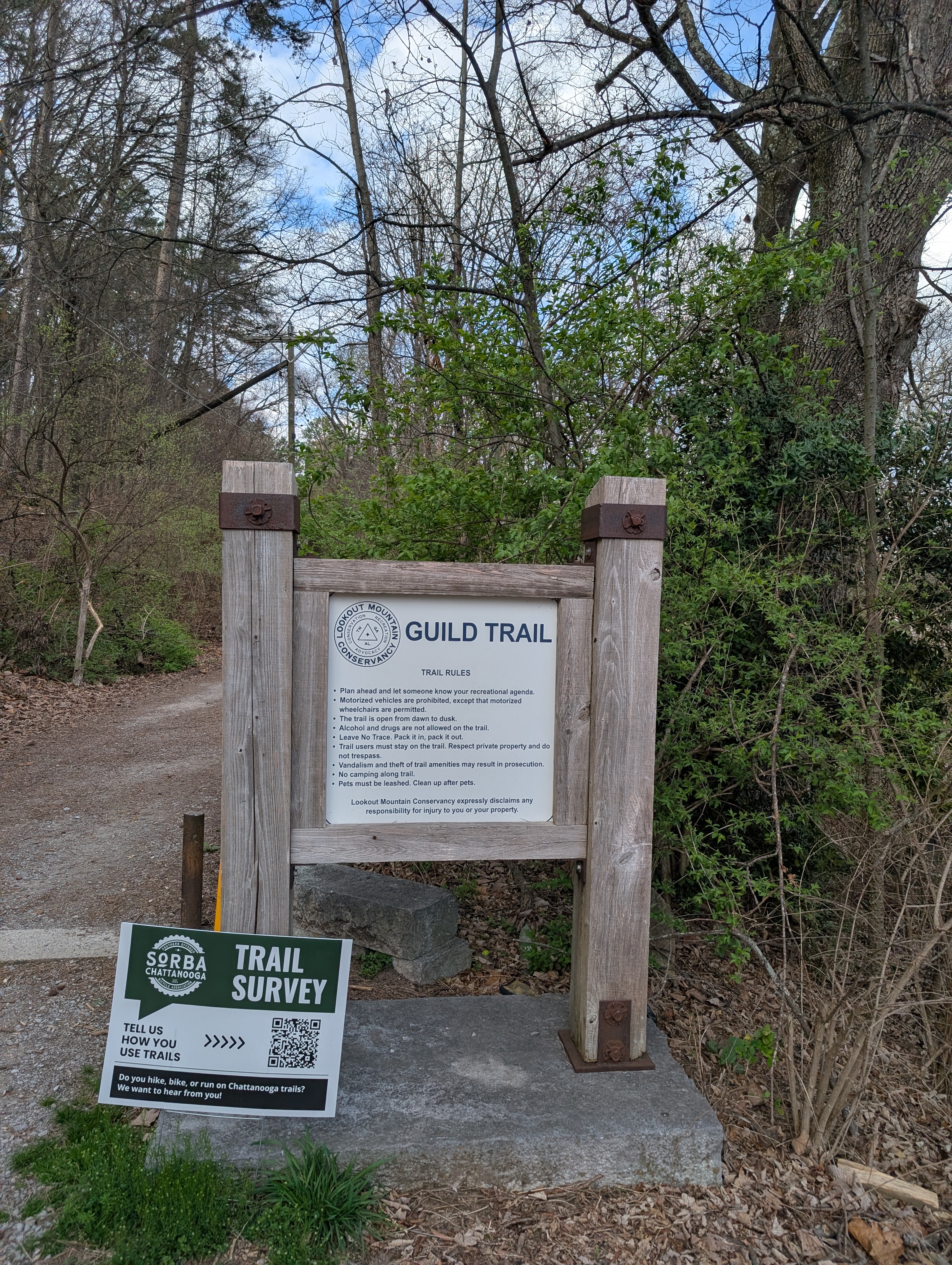 Guild-Hardy Trail sign at the start of the trail above Ochs Highway